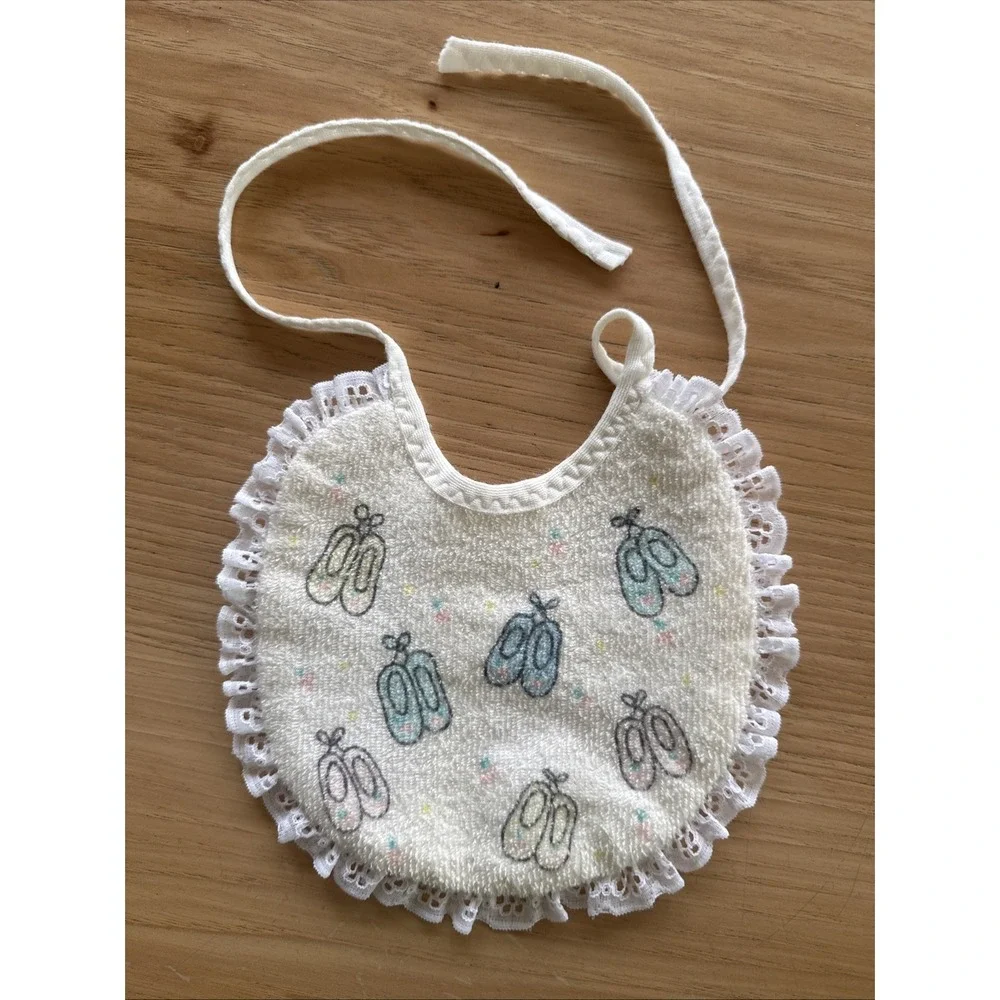 Vintages terry cloth Baby Bib with tie closure. Ballet Slippers.